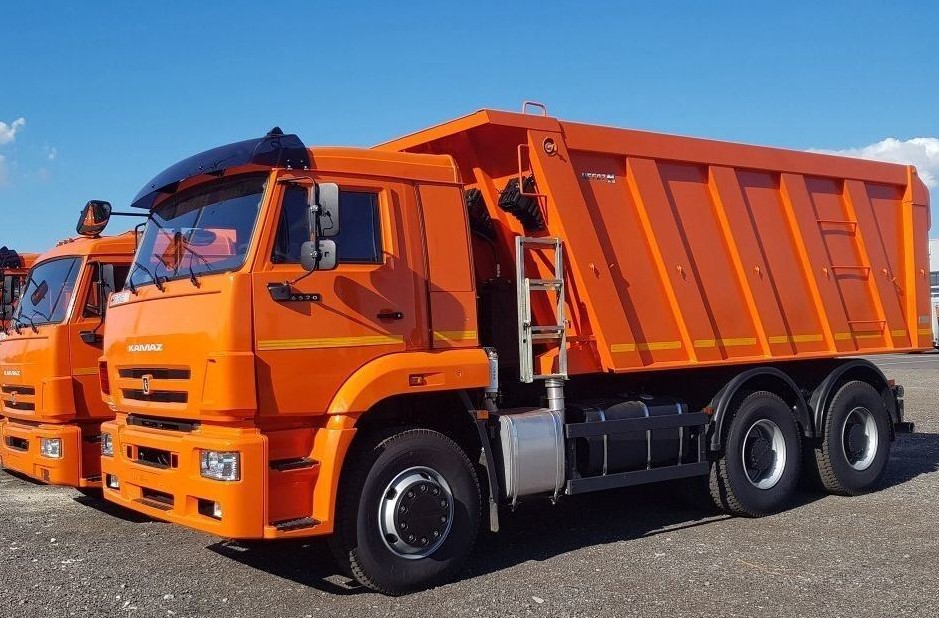 Самосвал КАМАЗ 6520
